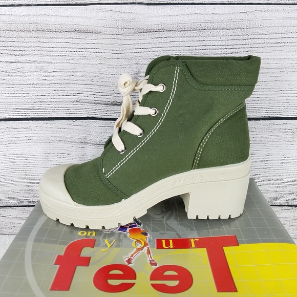 Chinese Laundry Shoes - NEW Canvas Army Green Lace up Ankle Boot Size 8M